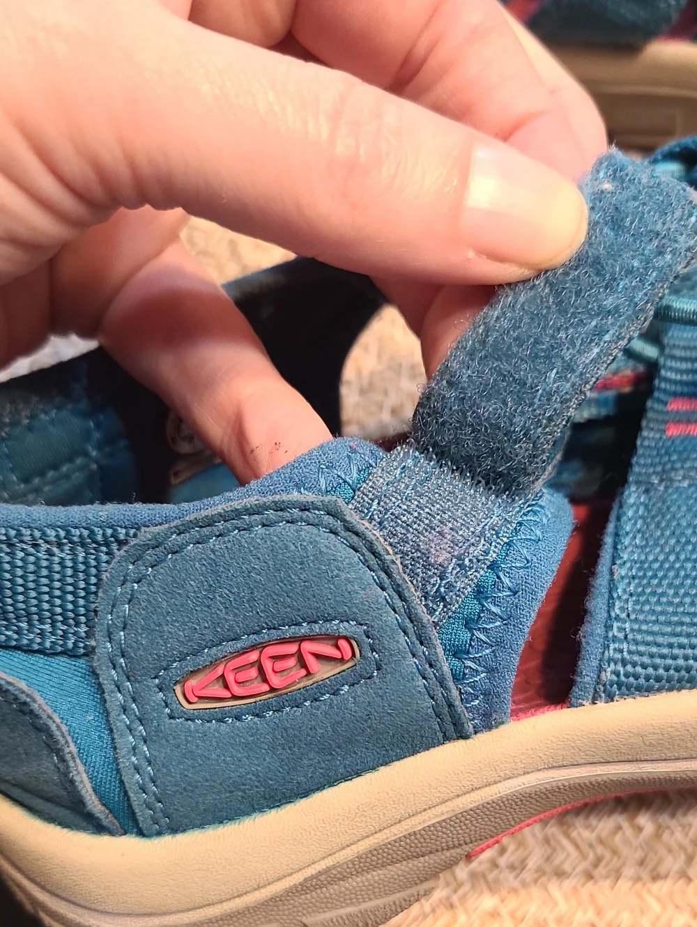 Keen Newport H2 Hiking Water Sandal Lagoon & Bright Pink Size 4